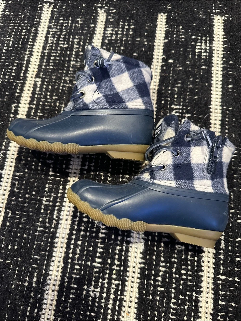 Sperry excellent only